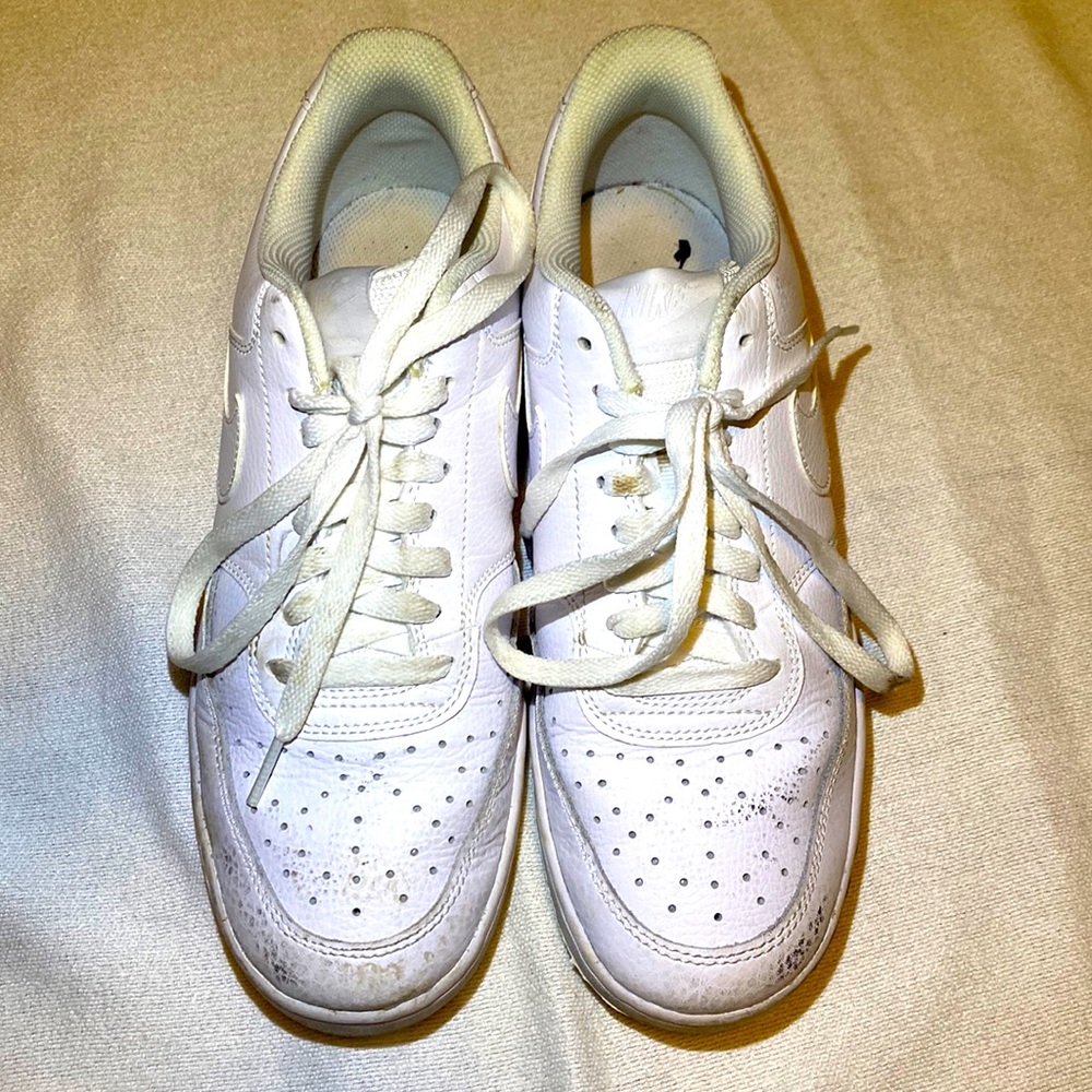 Nike Low Court Sneakers